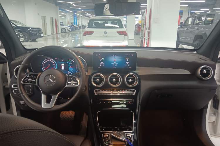 Used Mercedes-Benz GLC 2021 GLC 260 L 4MATIC Dynamic Edition