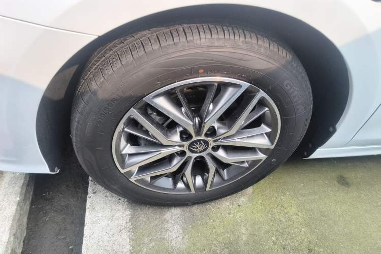 Used BYD Qin PLUS 2024 HONOR Edition DM-i 120KM Excellence Model
