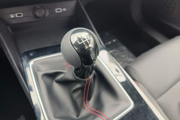 Used MG 5 2023 180 DVVT Manual Fashion Edition
