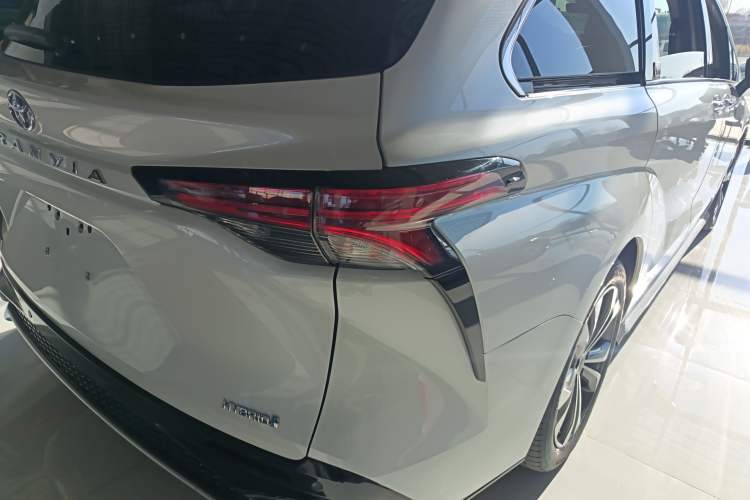 Used Toyota Granvia 2023 2.5L Hybrid Prestige PLUS Edition
