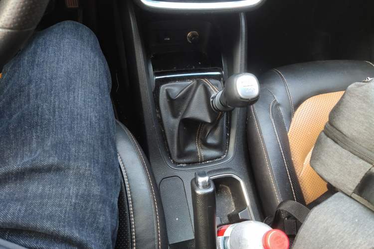 Used Wuling Hongguang S3 2018 1.5L Manual Luxury Model China V Standard
