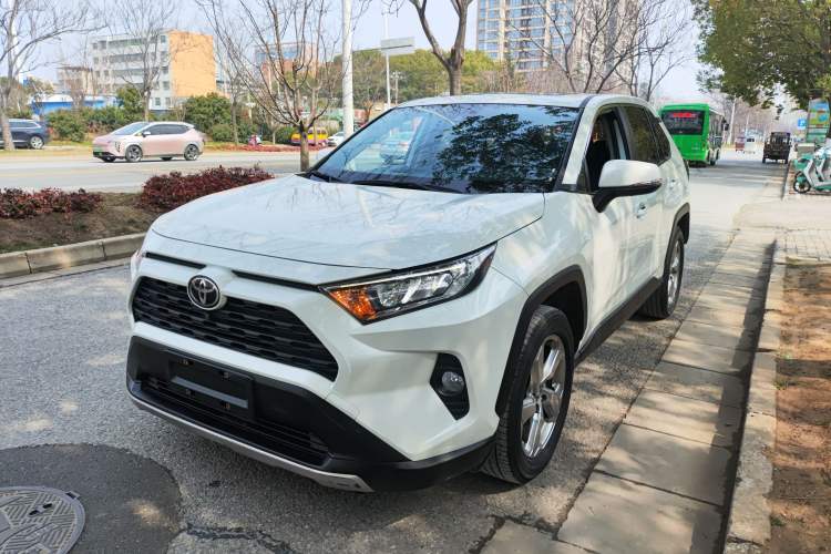 Used Toyota RAV4 2022 2.0L CVT Two-Wheel Drive Fashion Edition