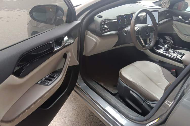 Used BYD Qin PLUS 2024 HONOR Edition DM-i 55KM Leading Model
