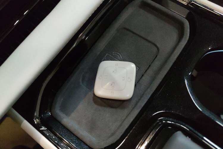 Used Zeekr 009 2024 Six-Seat Executive Version 4WD 108 kWh
