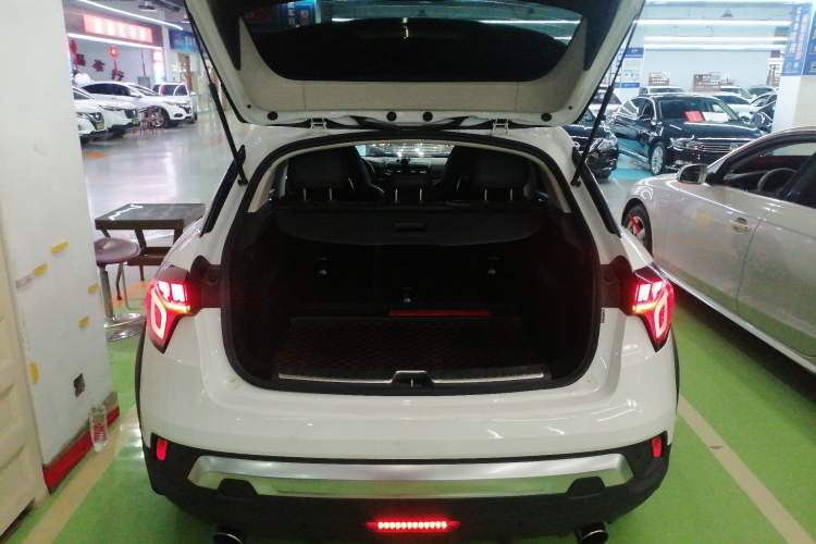 Used Lynk & Co 02 2018 1.5T DCT Two-Wheel Drive Pro Version China V Emission Standard