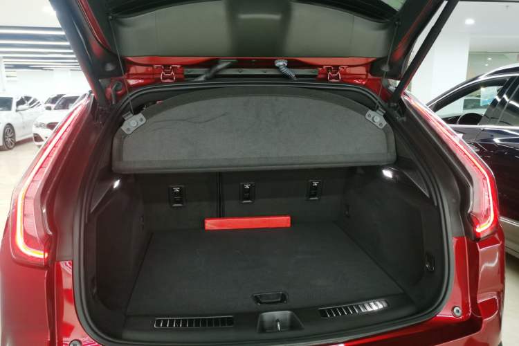 Used Cadillac XT4 2022 28T Four-Wheel Drive Platinum Edition
