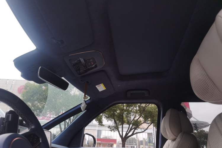 Used Zeekr 009 2022 WE Edition
