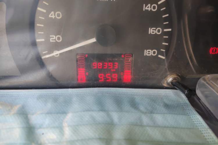 Used Wuling Rongguang 2014 1.5L S Base Version
