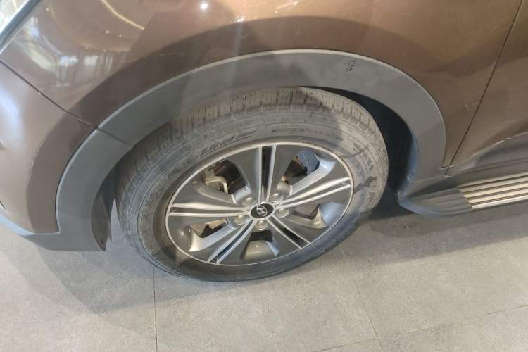 Used Hyundai ix25 2015 1.6L Automatic Two-Wheel-Drive Deluxe DLX Model