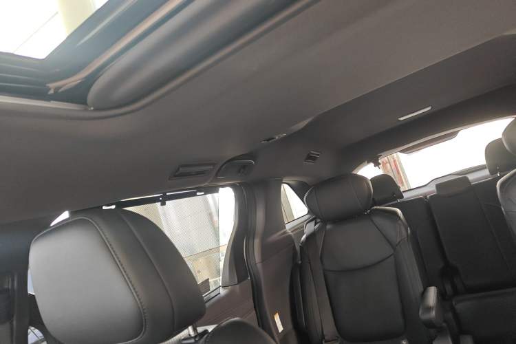 Used Toyota Sienna 2024 2.5L Hybrid Four-Wheel Drive Prestige Edition
