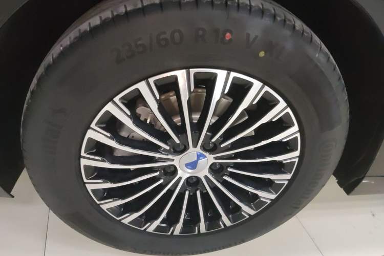 Used Denza D9 2024 DM-i 1050 Luxury Model