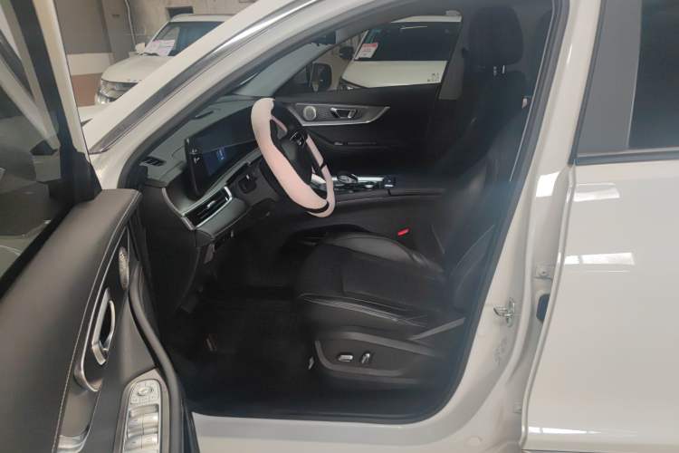 Used Chery Tiggo 8 PLUS 2024 Champion Edition 290TGDI DCT Passionate Version 5-Seater
