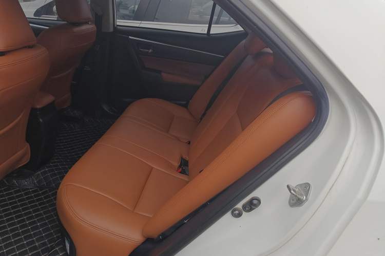 Used Toyota Levin 2017 Revised Dual-Engine 1.8H GS E-CVT Elite Sunroof Version China V Standard