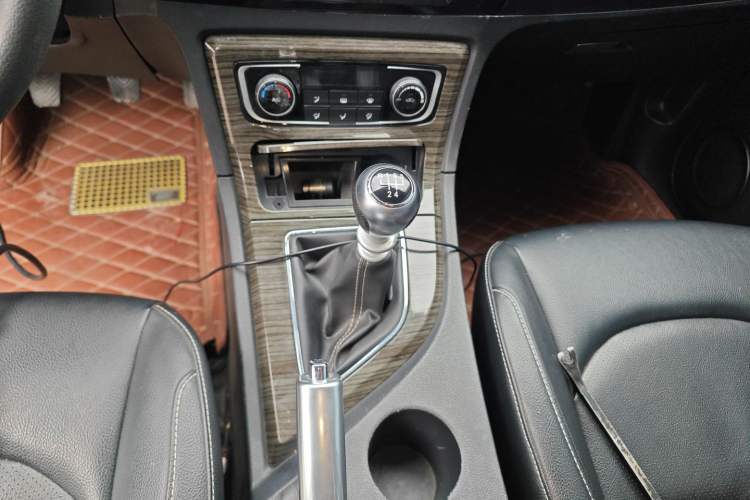 Used Zotye T600 2015 1.5T Manual Luxury Model
