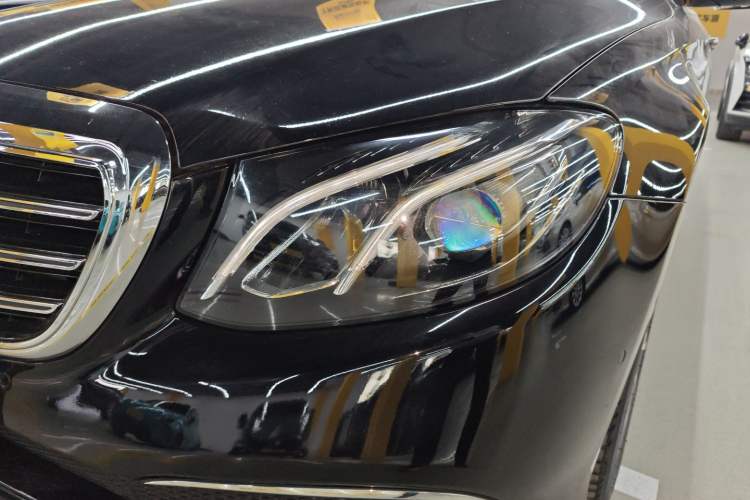 Used Mercedes-Benz E-Class 2019 E 260 L
