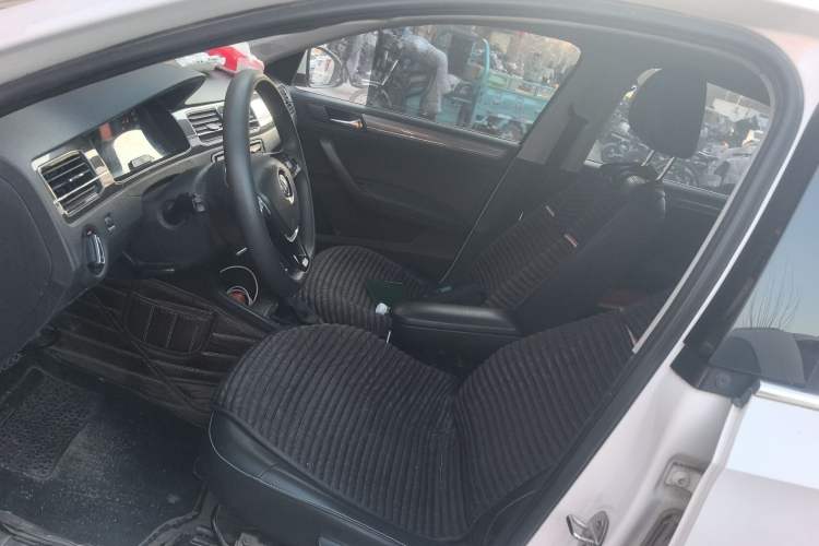 Used Volkswagen Santana 2016 1.6L Automatic Comfort Edition