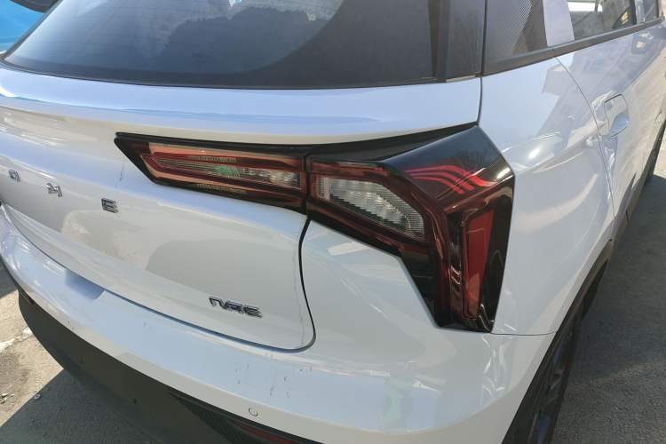 Used Geometry E Firefly 2024 401 km Fluorescent