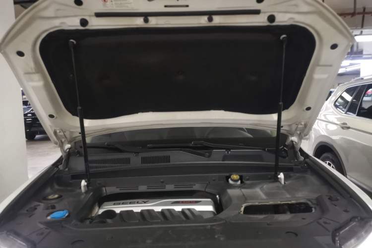 Used Geely Auto Emgrand X7 Sport 2018 1.8TD Automatic Two-Wheel Drive Smart Connect 4G Internet Edition
