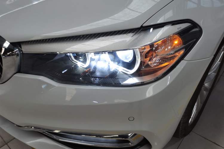 Used BMW 5 Series 2018 525Li Luxury Package
