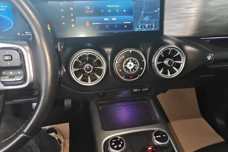 Used Tank 300 2021 City Edition 2.0T—Truly Stylish