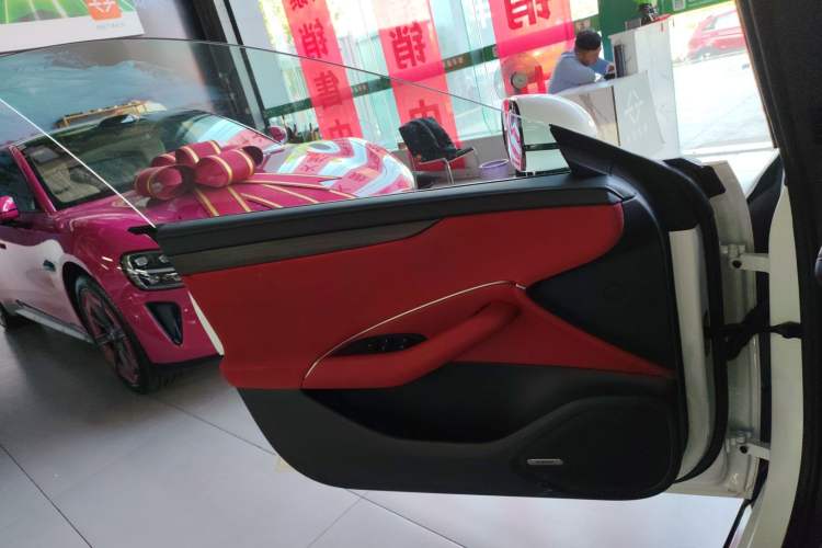 Used  SU7 2024 Rear-Drive Ultra-Long Range Advanced Pro-Level Intelligent Driving Version
