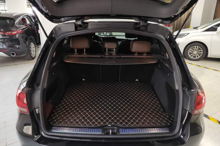 Used Mercedes-Benz GLC 2020 GLC 300 L 4MATIC Dynamic Edition
