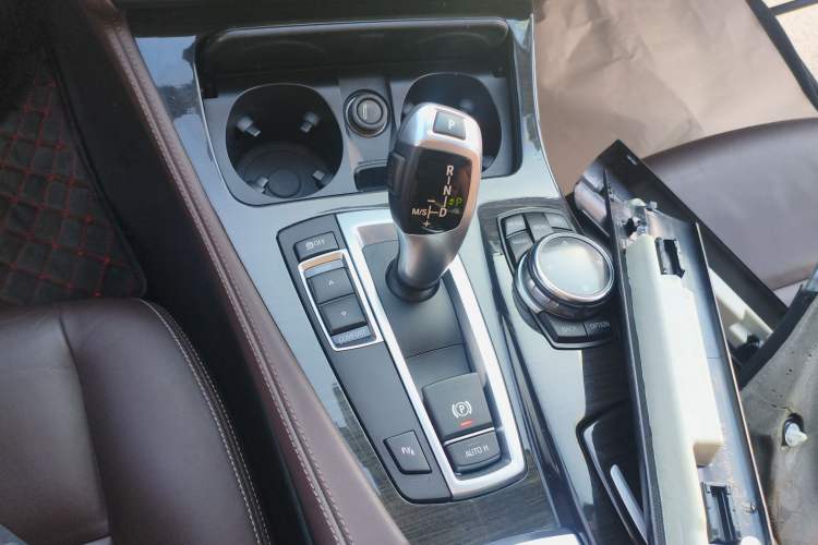 Used BMW 5 Series 2014 525Li Luxury Design Package
