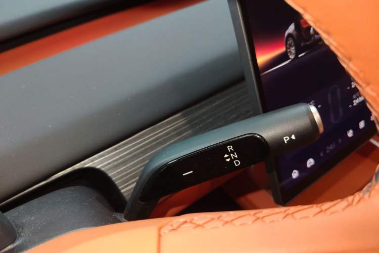 Used ONVO L60 2024 60 kWh Rear-Drive Version