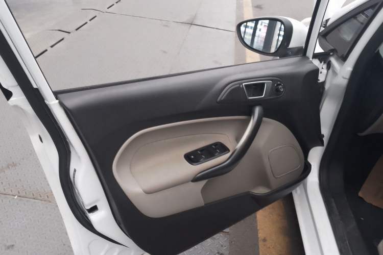 Used Ford Fiesta 2013 Sedan 1.5L Automatic Fashion Edition