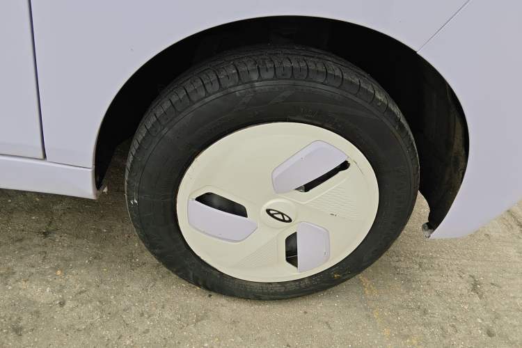 Used Chery QQ Ice Cream 2022 170km Sundae Phosphate Lithium-Ion
