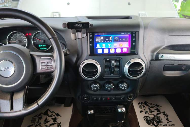 Used  Wrangler 2017 3.0L Sahara Four-Door Comfort Edition