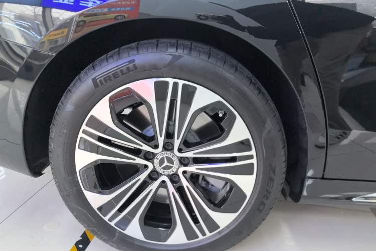 Used Mercedes-Benz E-Class New Energy 2024 E 350 e L Plug-in Hybrid Sedan