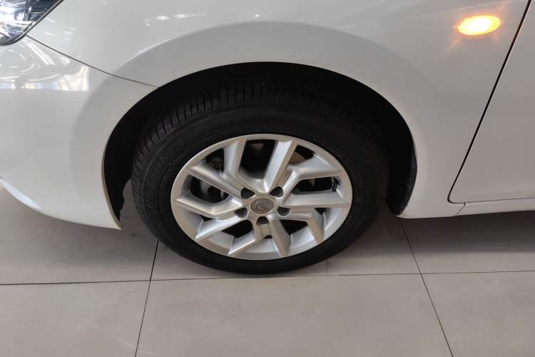 Used Nissan Tiida 2021 1.6L CVT Cool Edition
