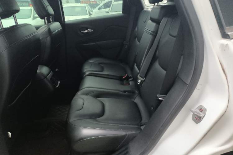 Used  Cherokee 2016 2.0L Superior Edition
