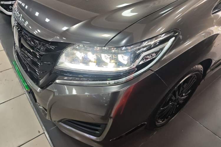 Used Honda Elysion 2016 2.4L Supreme Edition
