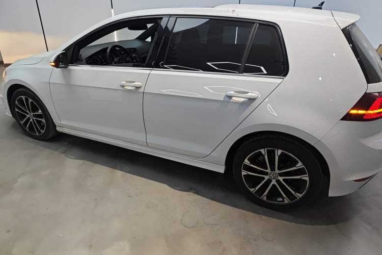 Used Volkswagen Golf 2017 280TSI Automatic R-Line Million-Vehicle Commemorative Edition
