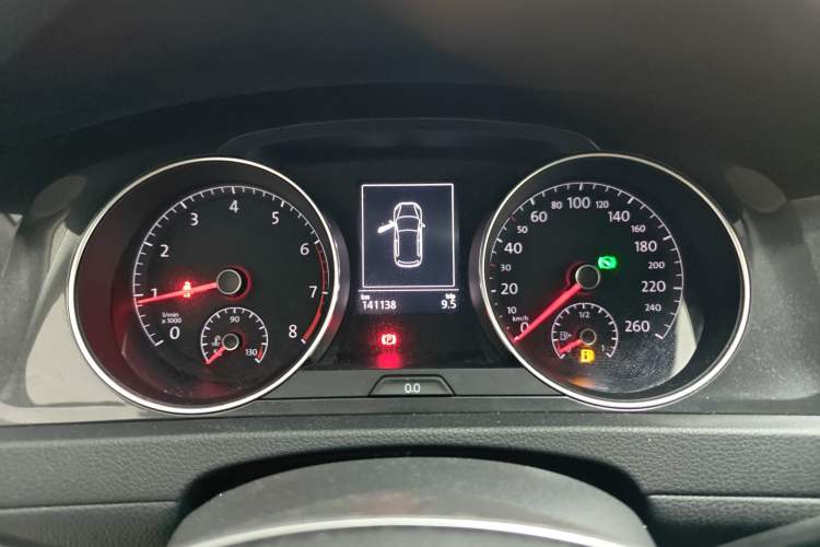 Used Volkswagen Golf 2017 1.6L Automatic Comfort Million-Vehicle Anniversary Edition
