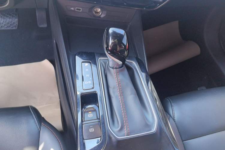 Used MG 5 2021 Revised Version 180 DVVT CVT Youth Luxury Edition
