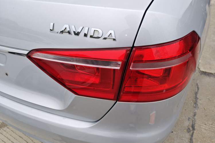 Used Volkswagen Lavida 2013 Revised Classic 1.6L Automatic Fashion Edition