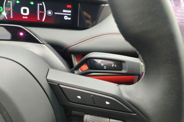 Used  SU7 2024 Rear-Drive Standard Founder Edition
