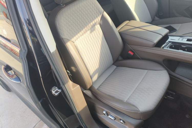 Used Volkswagen Viloran 2022 330TSI Business Edition
