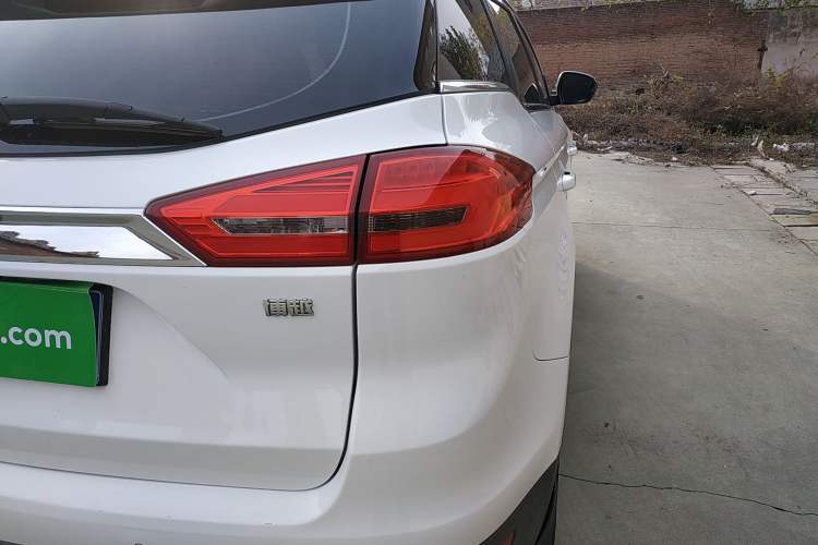 Used Geely Auto Emgrand X7 Sport 2016 1.8TD Automatic Smart Connectivity Version
