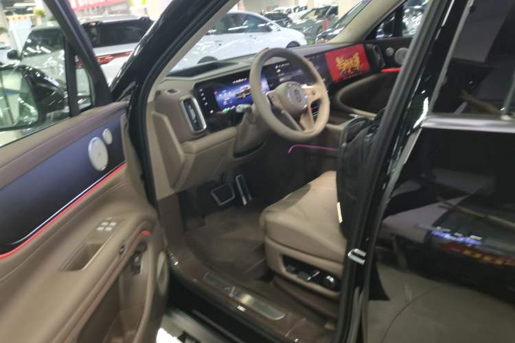 Used Hima AITO M9 2025 Extended-Range Ultra Version 52 kWh 5-Seater Edition
