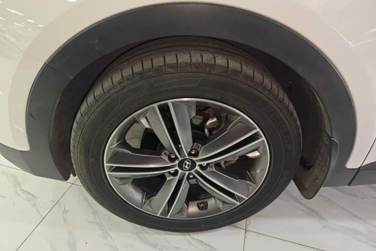 Used Hyundai Grand SantaFe 2013 3.0L 7-Seater 4x4 Flagship Edition