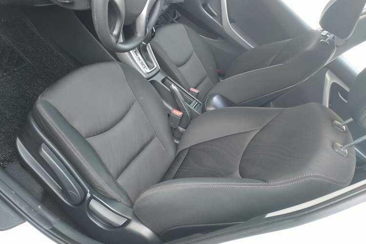 Used Hyundai Elantra 2015 1.6L Automatic Fashion Model