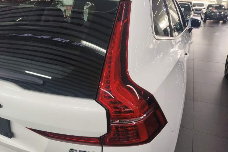 Used Volvo XC60 2024 B5 4x4 Smart Luxury Edition