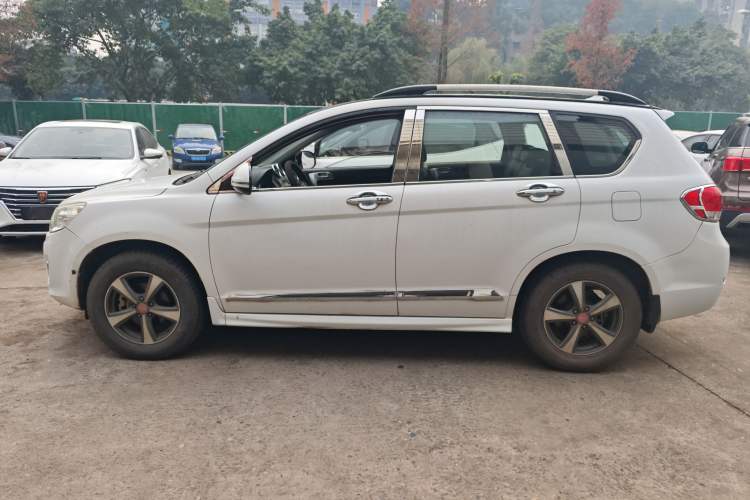 Used Haval H6 2013 Upgraded Model 1.5T Manual Two-Wheel Drive Elite Version
