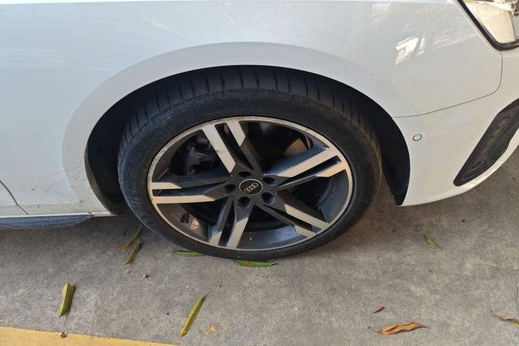 Used Audi A4L 2022 40 TFSI Luxury Dynamic Model
