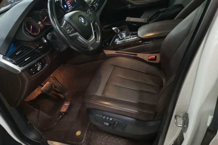 Used BMW X5 2017 xDrive28i
