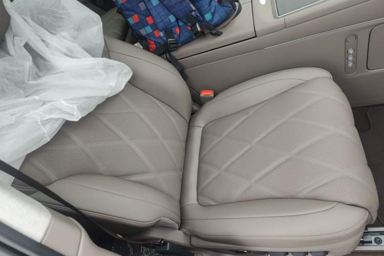 Used Hima AITO M9 2025 Extended-Range Ultra Version 52 kWh 5-Seater Edition